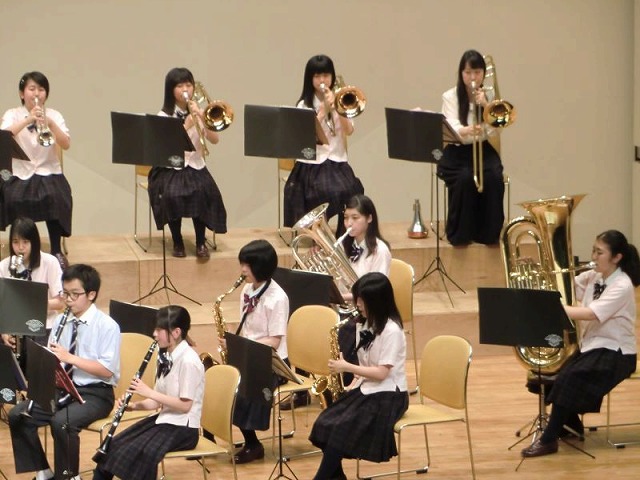 ６
