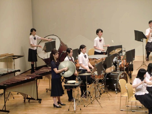 ８