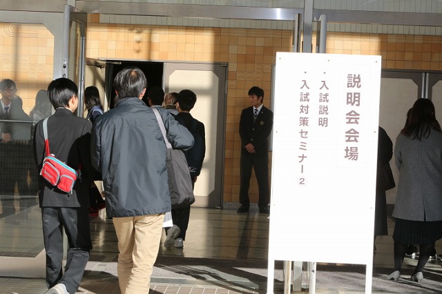 1R8A6518