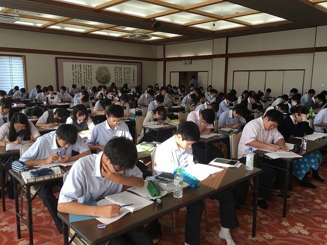 1年2年が一緒に自学自習